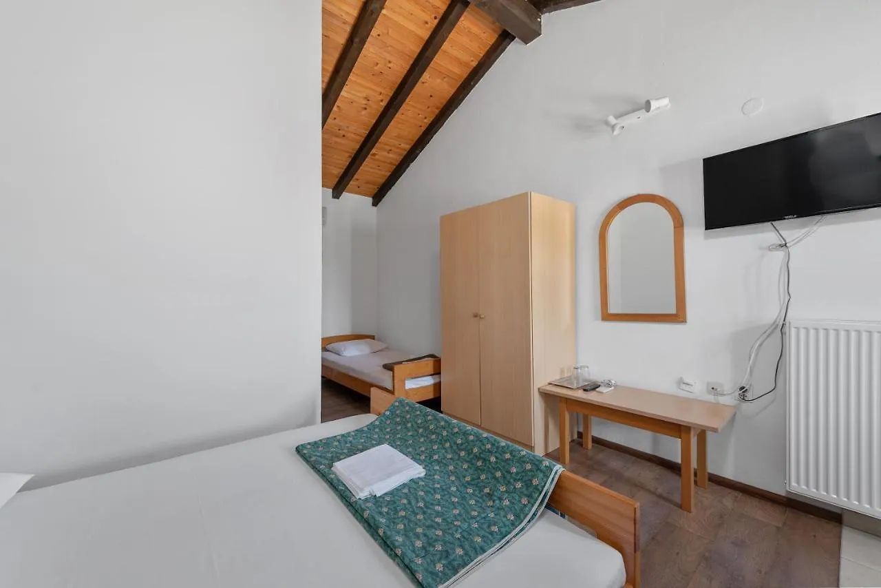 ***  Aparthotel Vila Danica Dobropoljana Kroatien