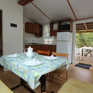 **** Ferienpark Mobile Homes Comfort Capri Bijela Uvala Kroatien